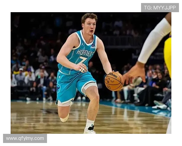 克尼佩尔创下黄蜂队史新纪录单赛季三分球命中200次场次最少